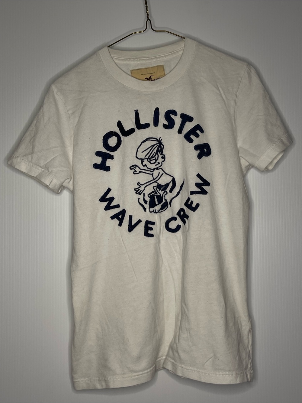 Hollister White Short Sleeve Wave Crew Graphic Tee with Navy Print